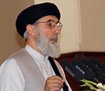 حکمتیار: برخی کشورها مواد سوخت را برای جنگ در افغانستان فراهم می‎کنند